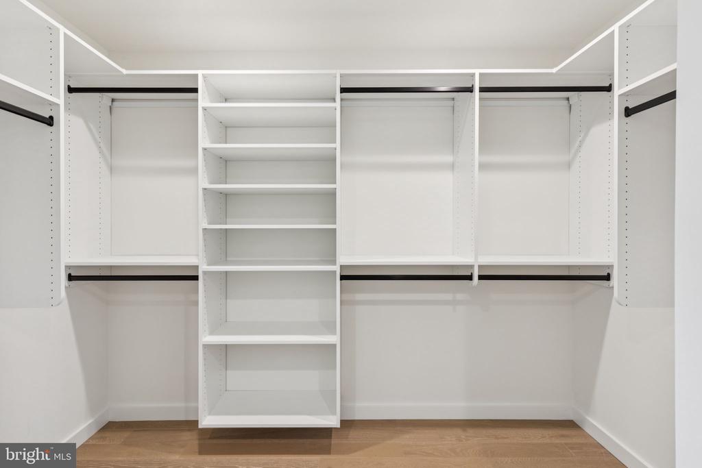 602 BRENNA WALK