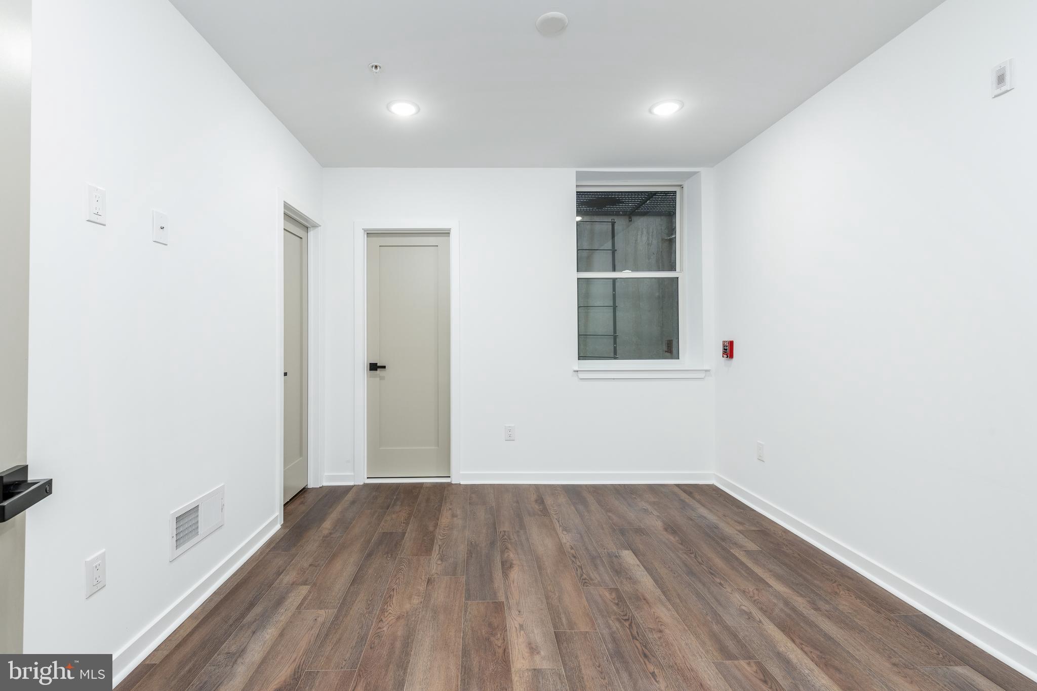 608 S AMERICAN STREET 2