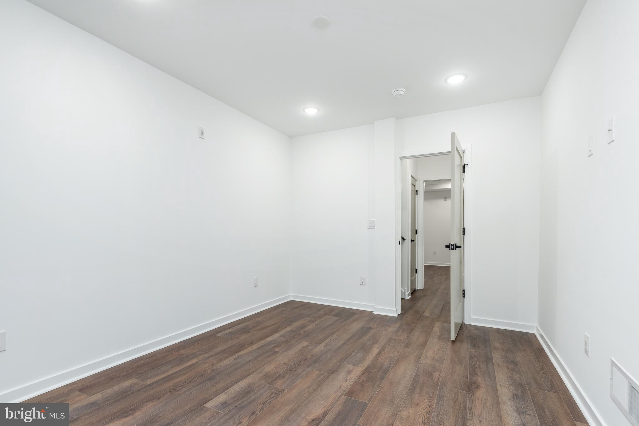 608 S AMERICAN STREET 2