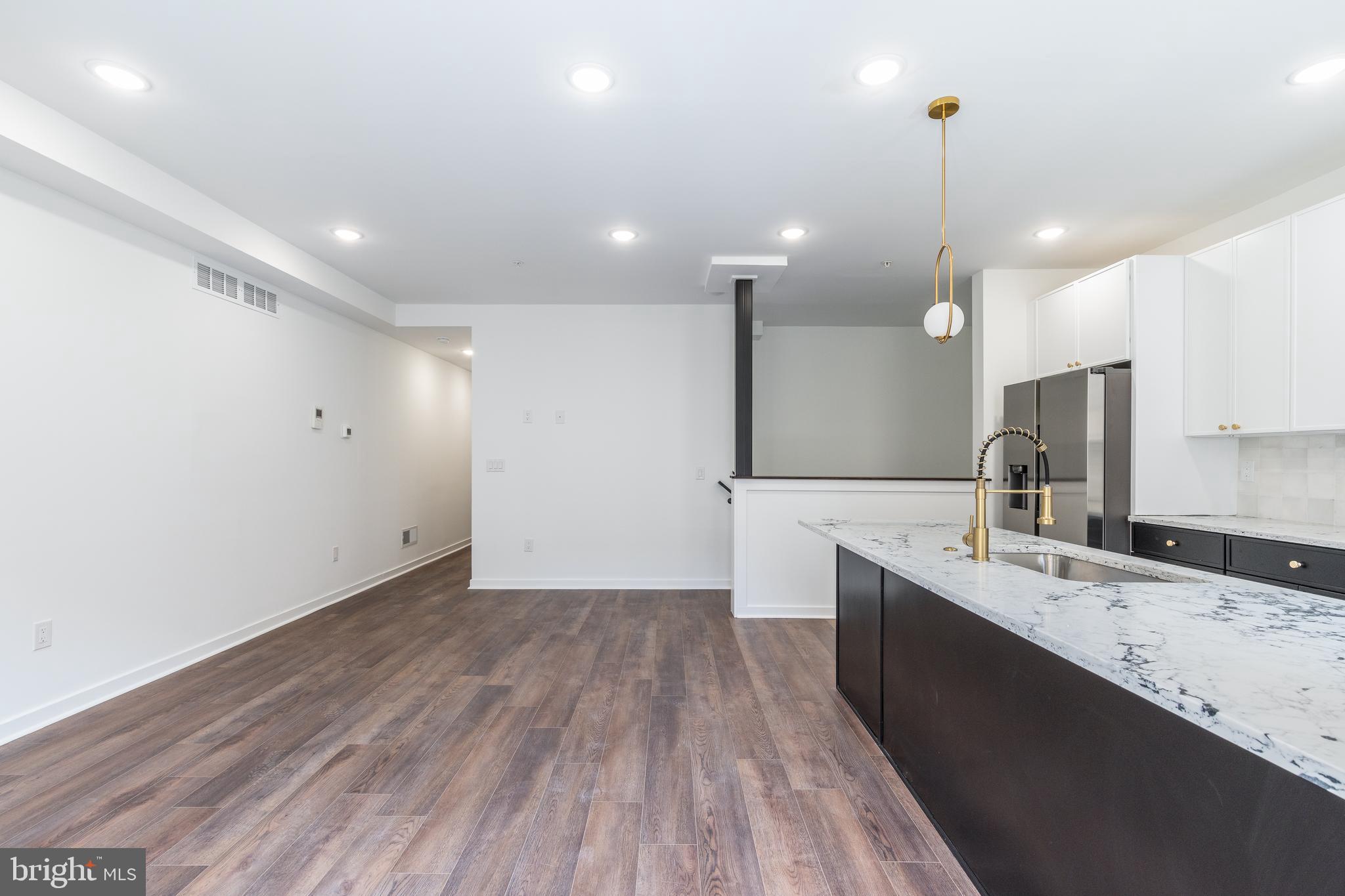 608 S AMERICAN STREET 2