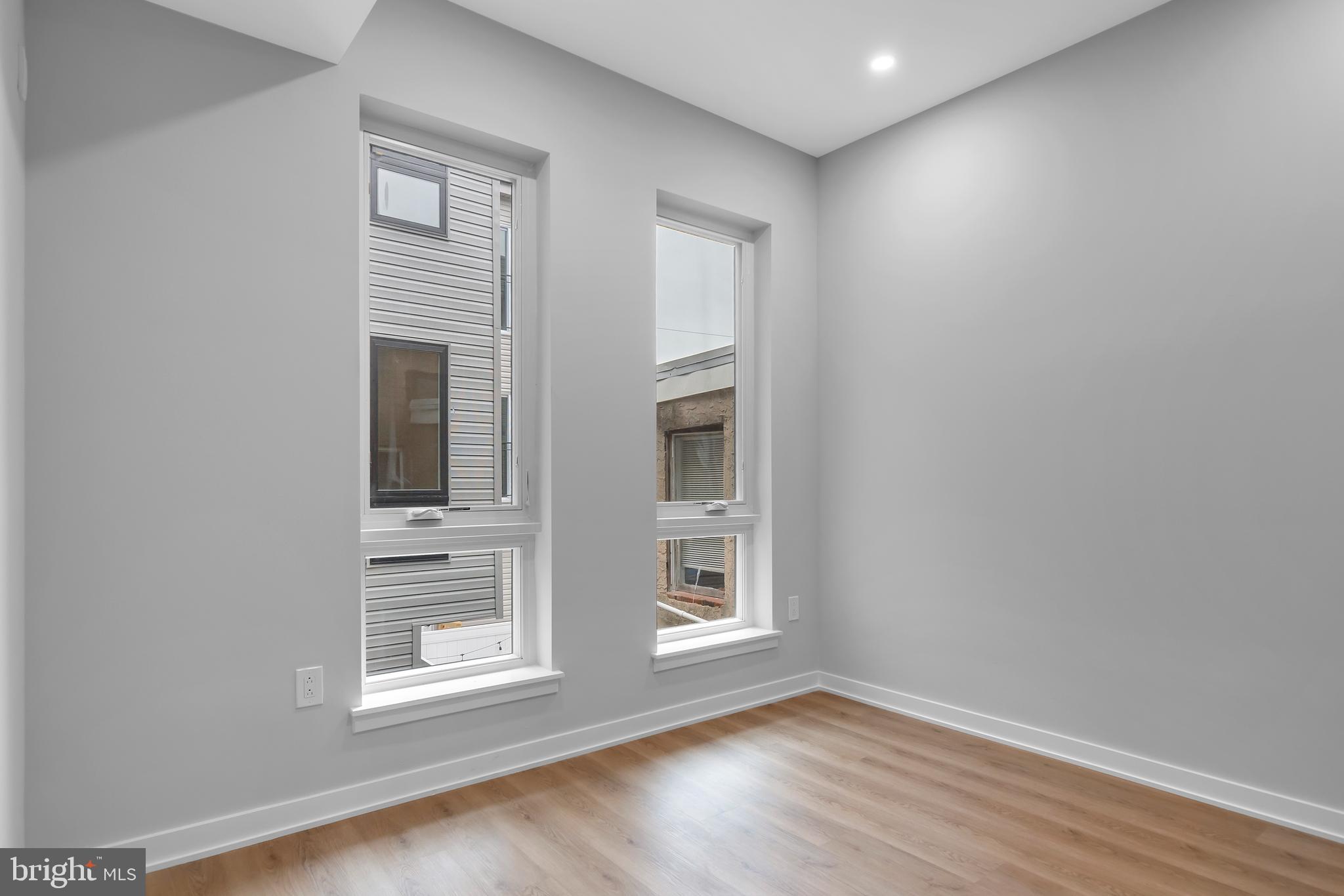 1625 W THOMPSON STREET 3