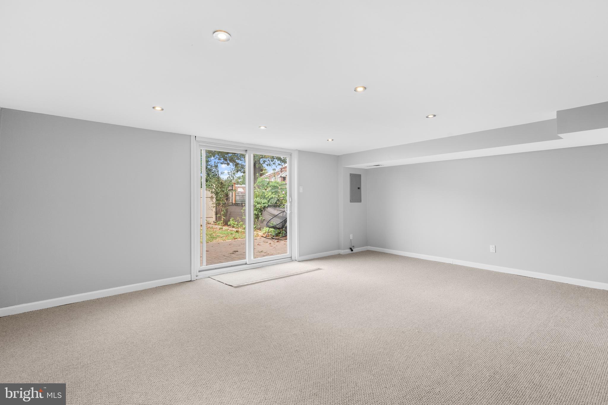 3326 ELLISTON CIRCLE