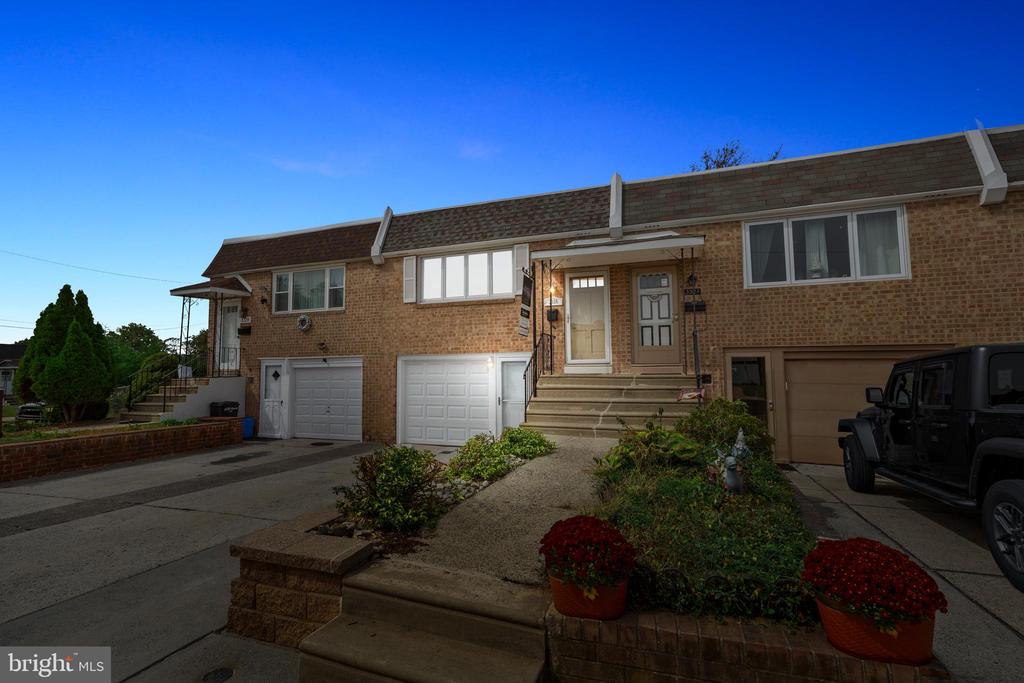 3326 ELLISTON CIRCLE