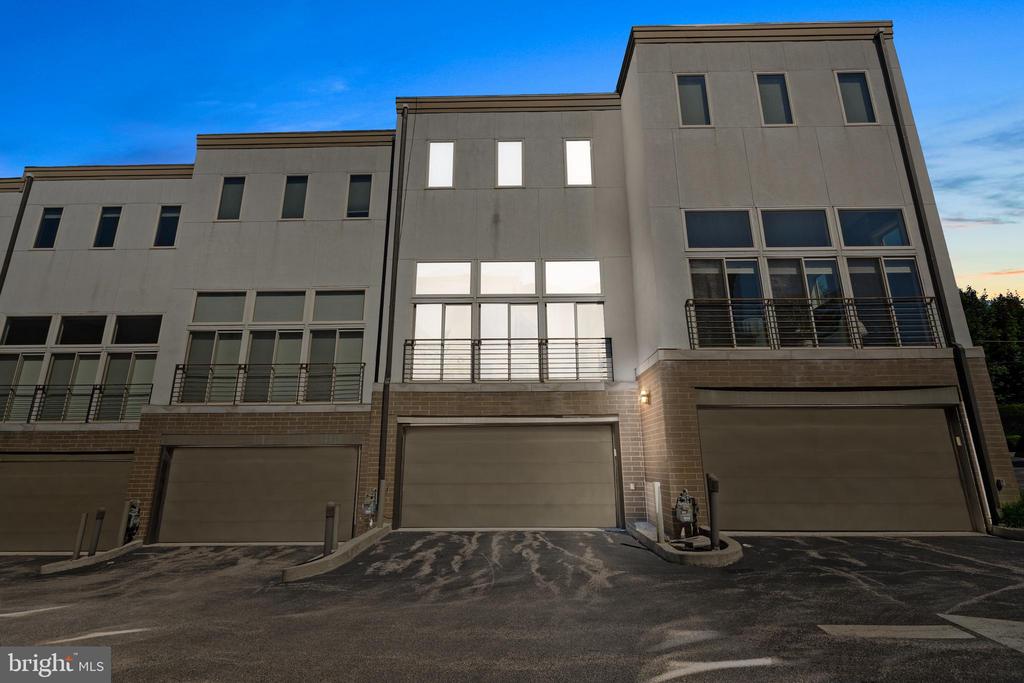 315 DUPONT STREET