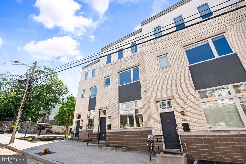 315 DUPONT STREET