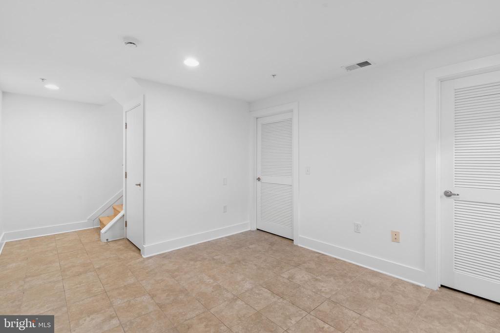 315 DUPONT STREET