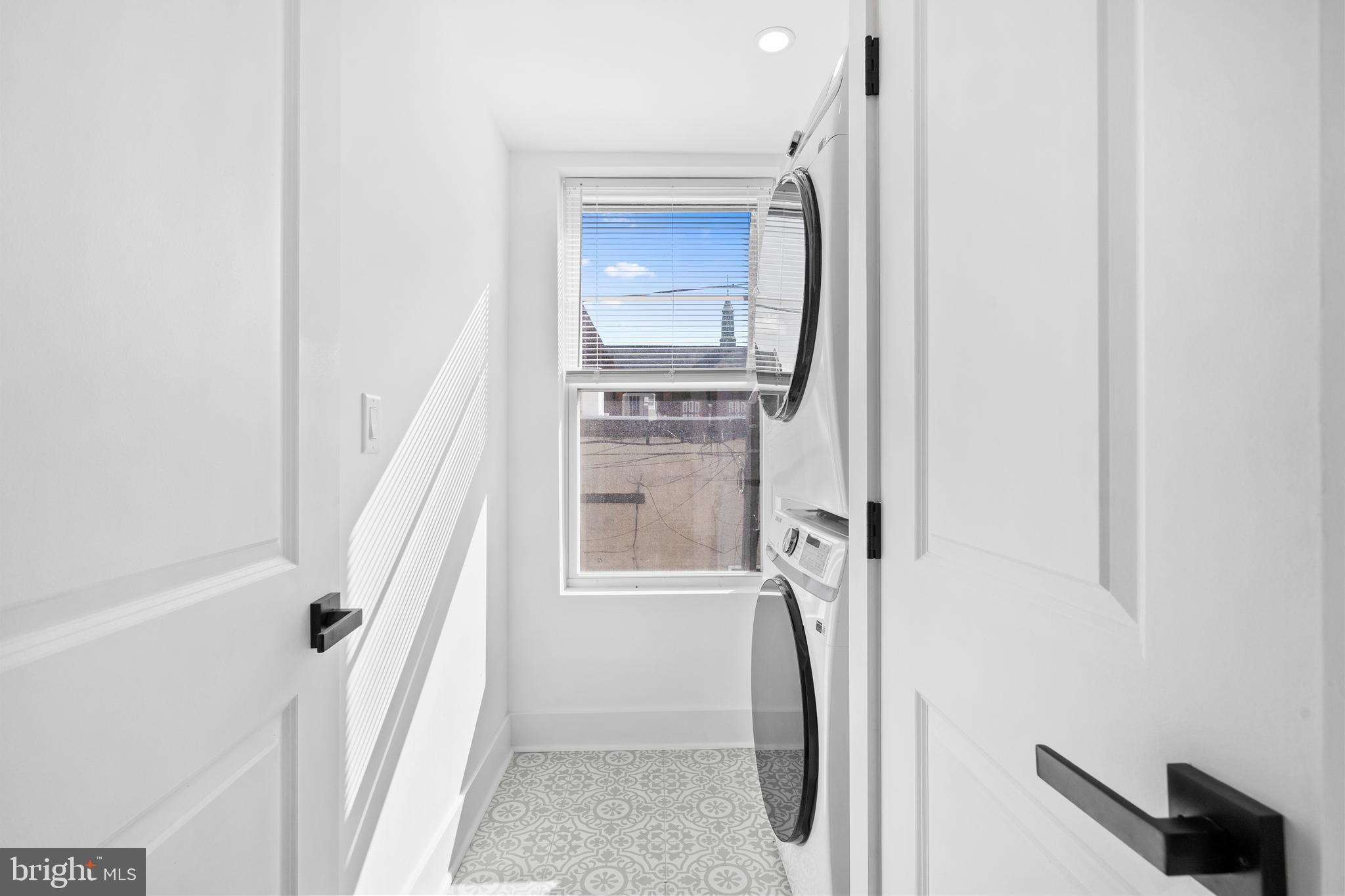 2024 N PALETHORP STREET