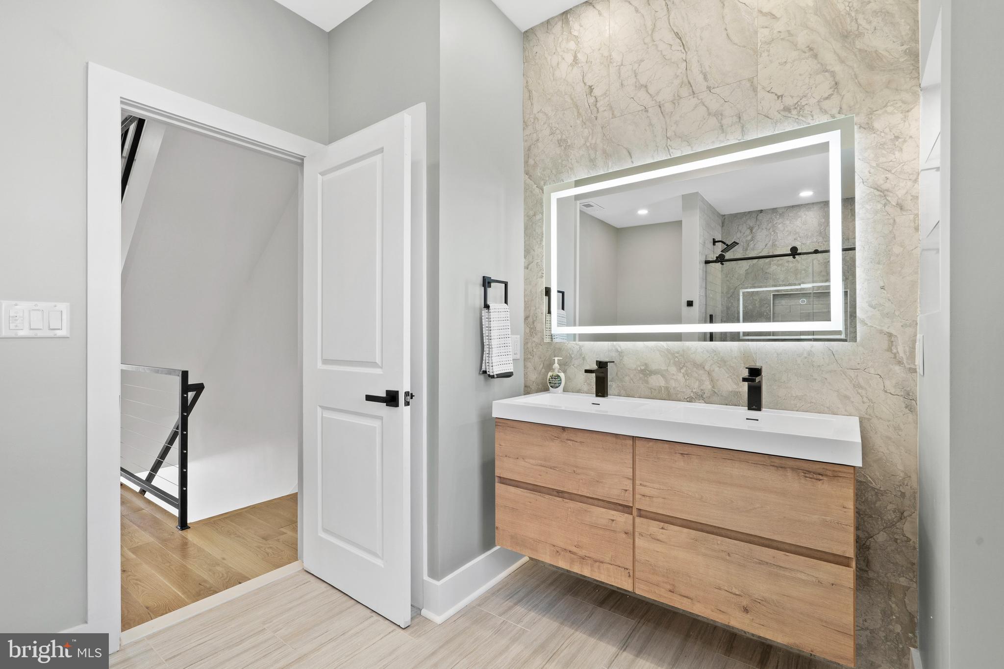 2024 N PALETHORP STREET