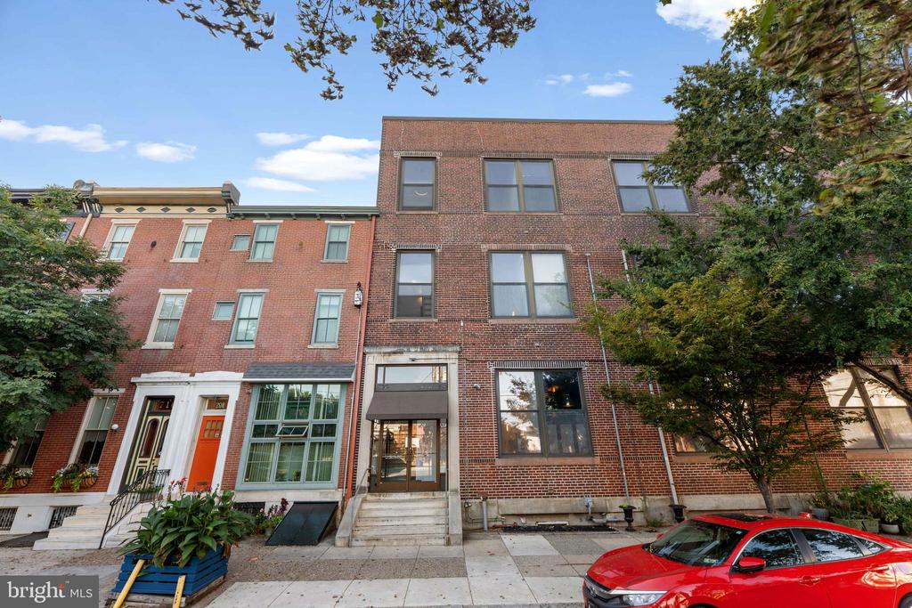 700 S 10TH STREET 2F