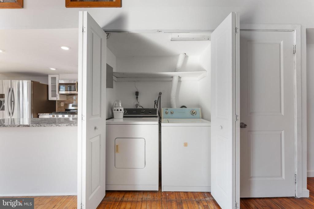 700 S 10TH STREET 2F