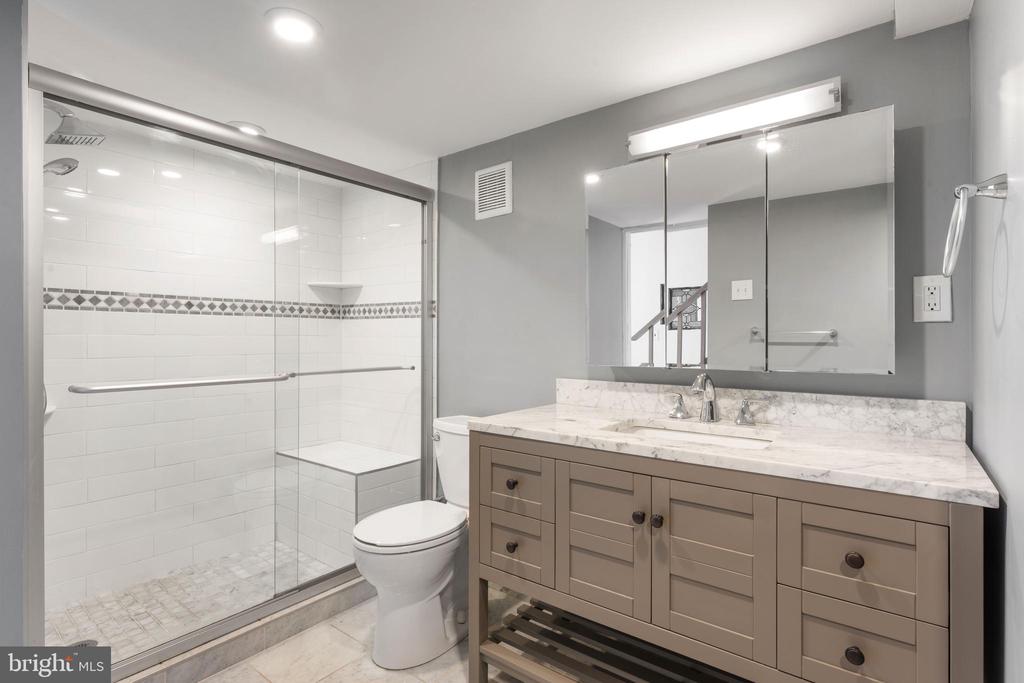 700 S 10TH STREET 2F