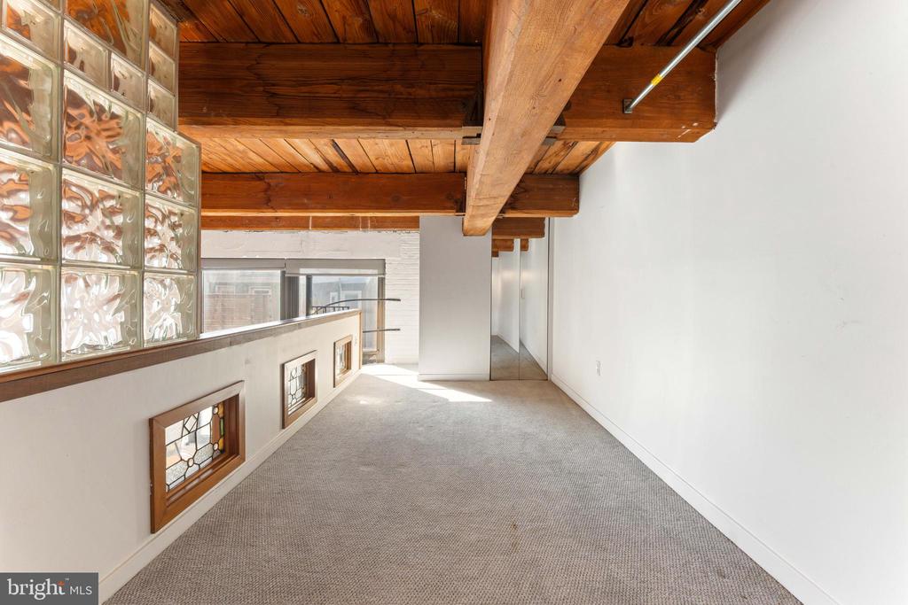 700 S 10TH STREET 2F