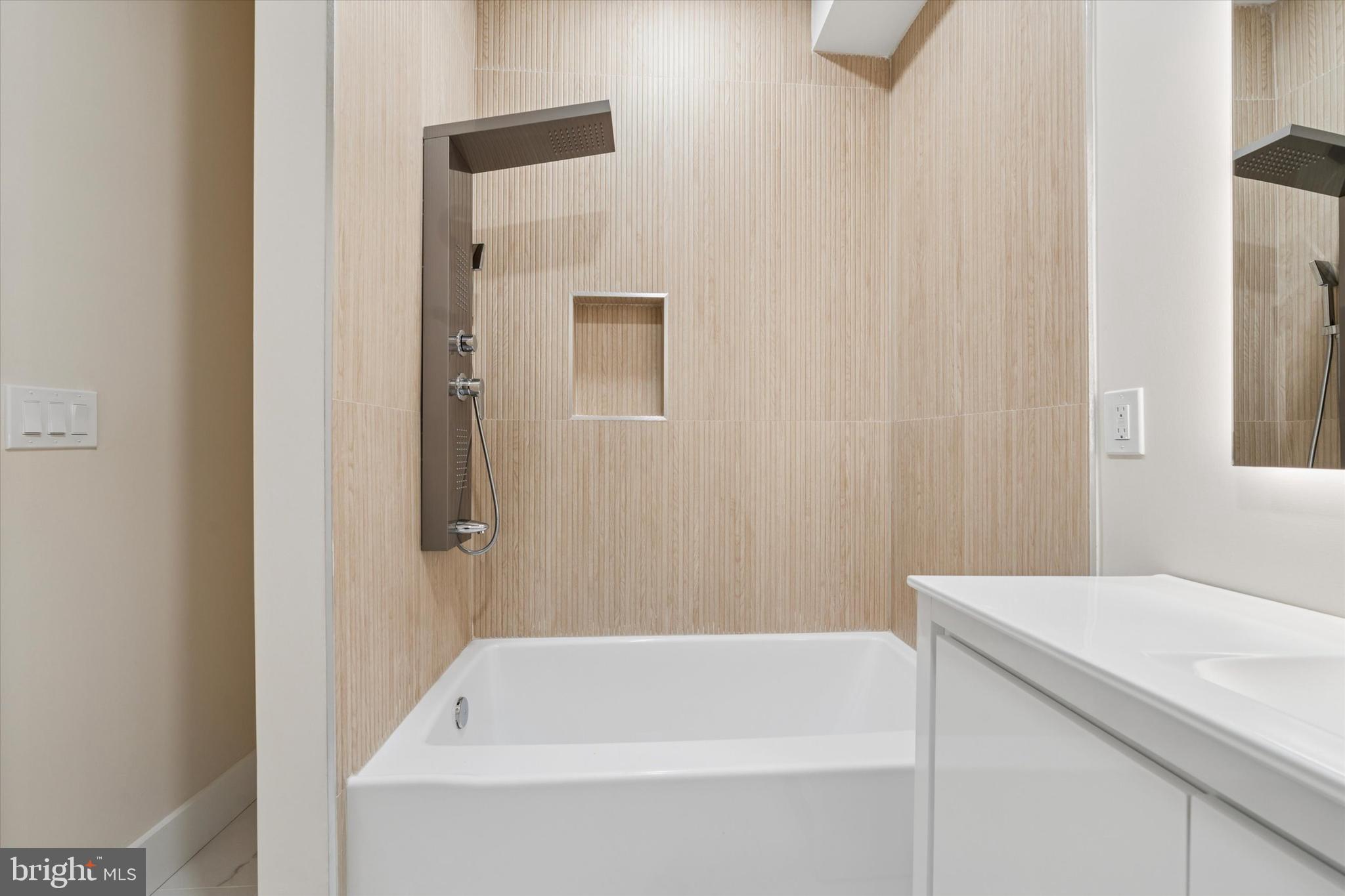 2440 E HAROLD STREET