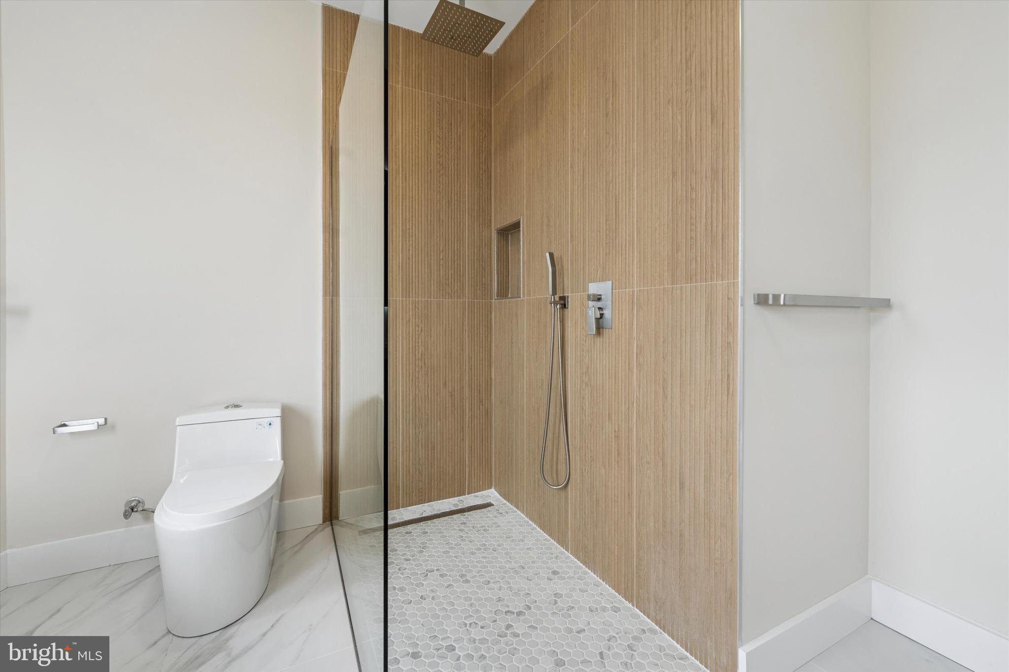 2440 E HAROLD STREET