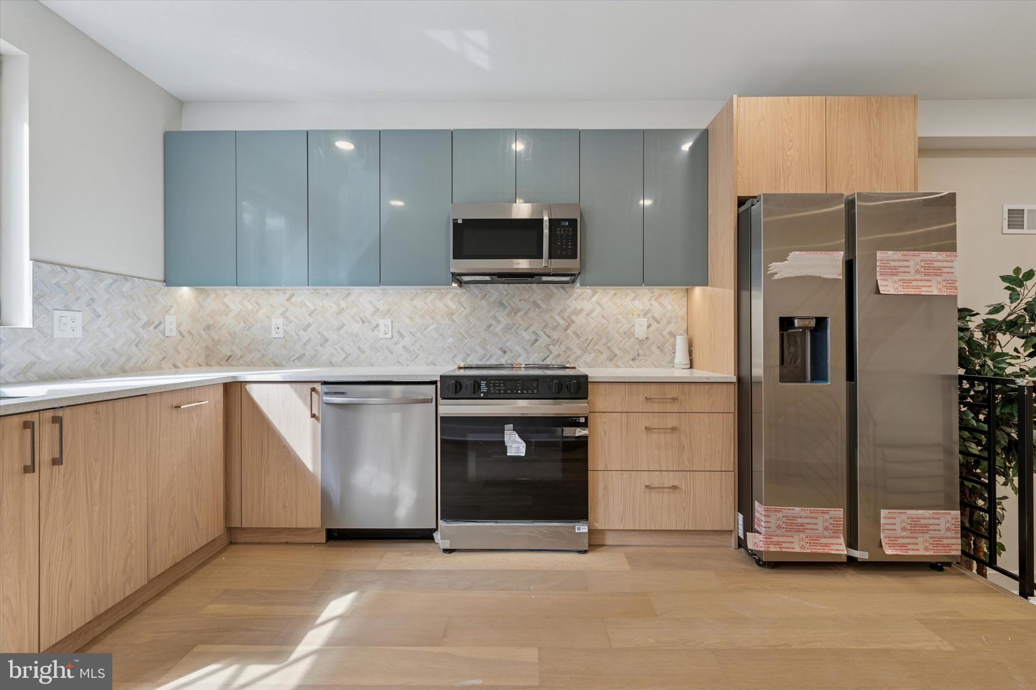 2440 E HAROLD STREET