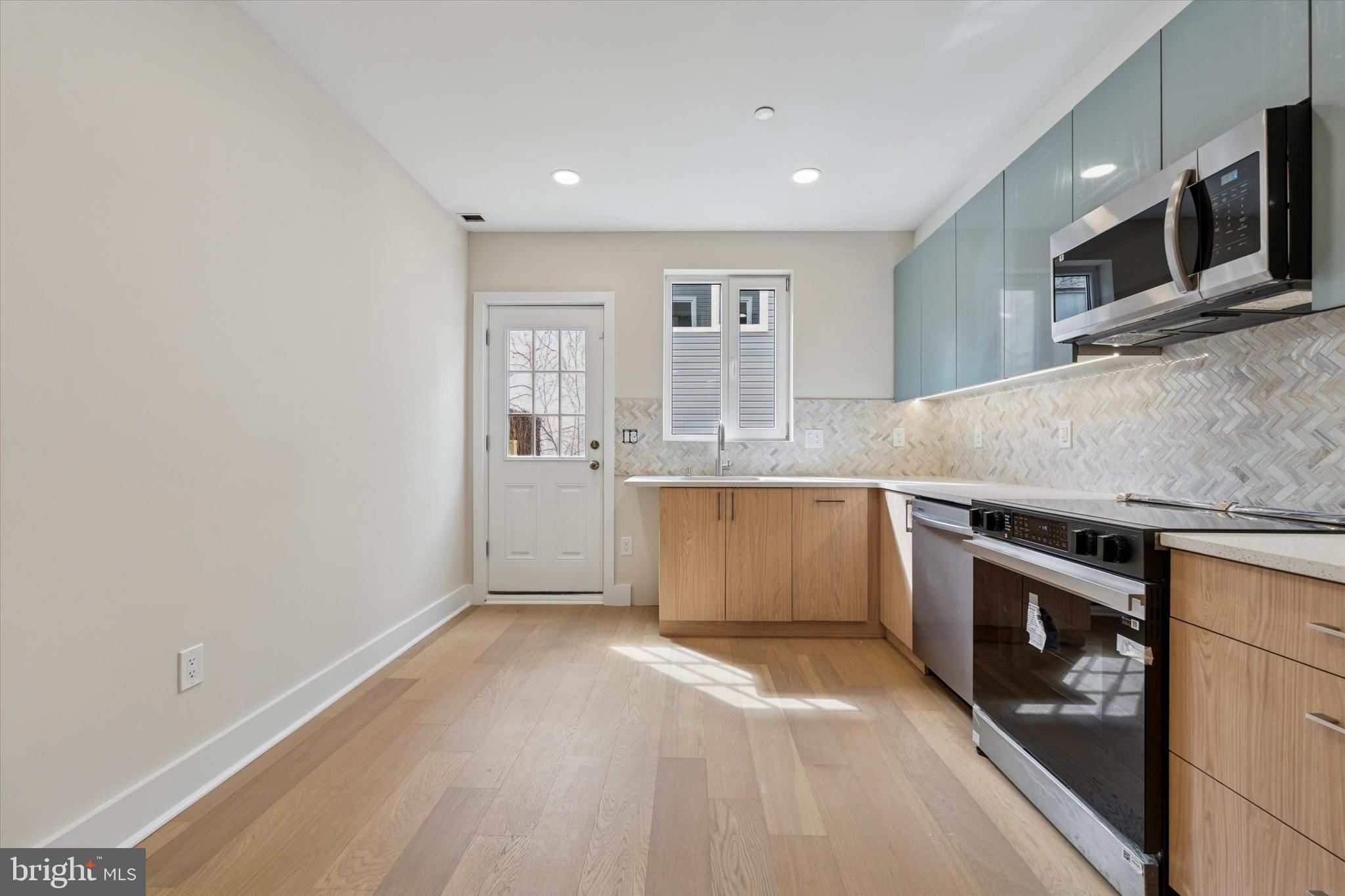 2440 E HAROLD STREET