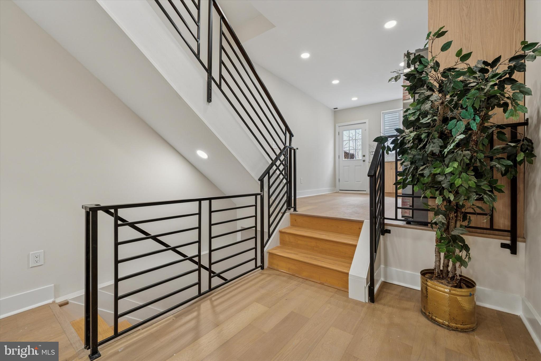 2440 E HAROLD STREET