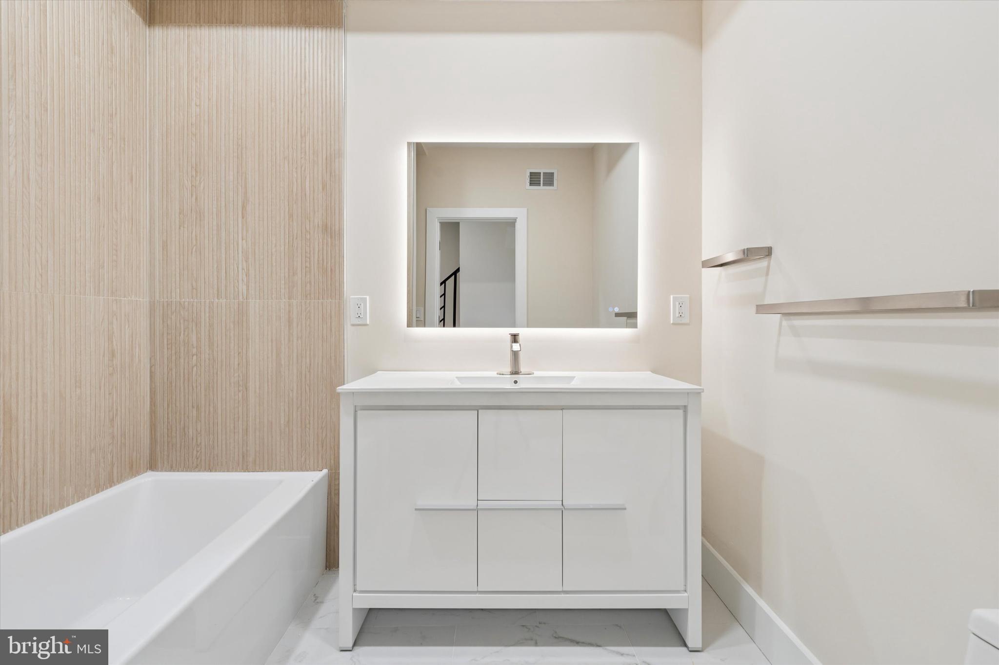 2440 E HAROLD STREET