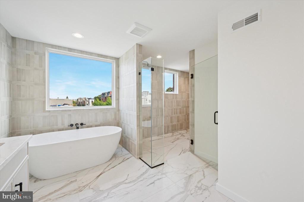 600 N BRENNA WALK