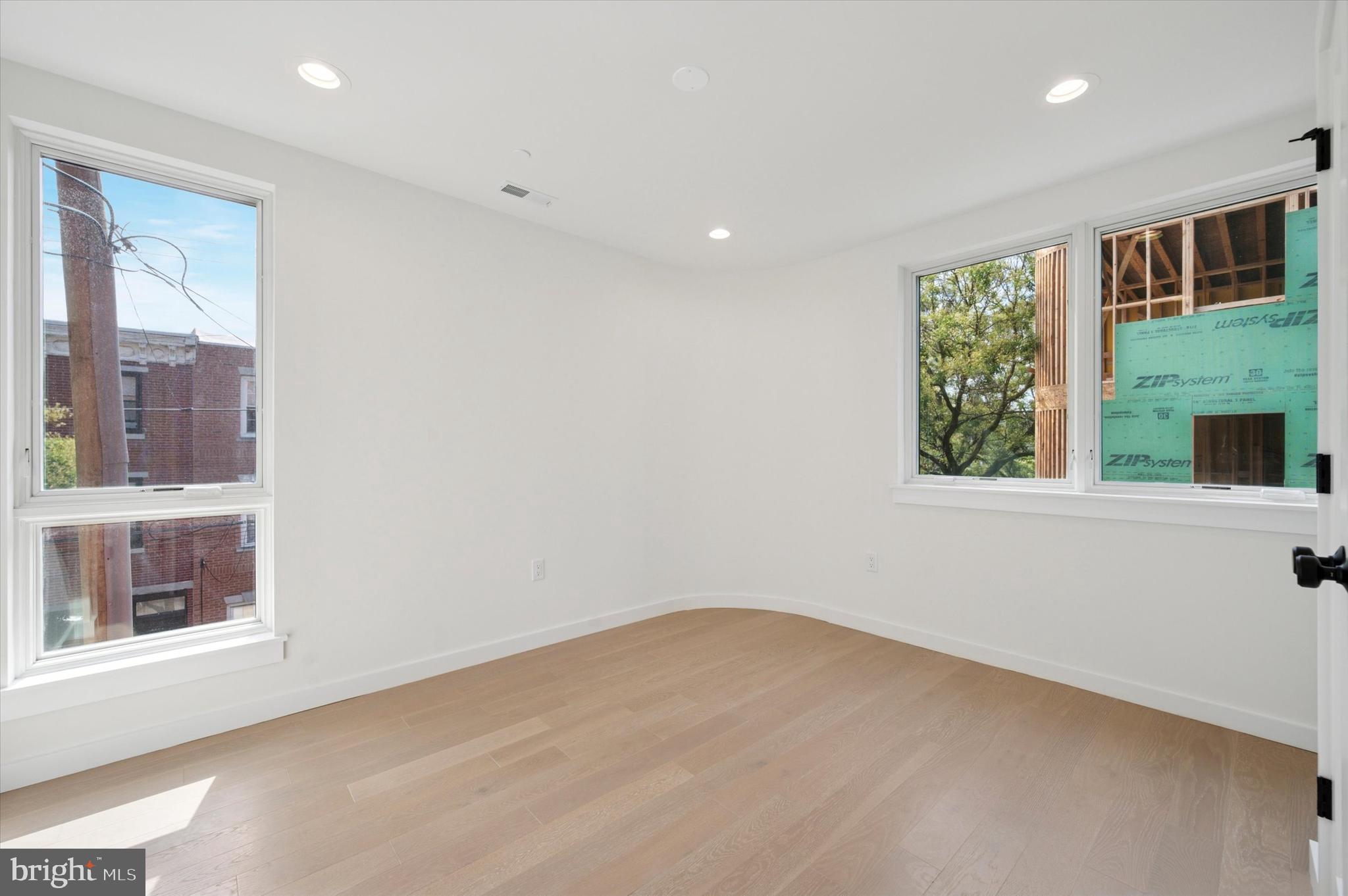 600 N BRENNA WALK