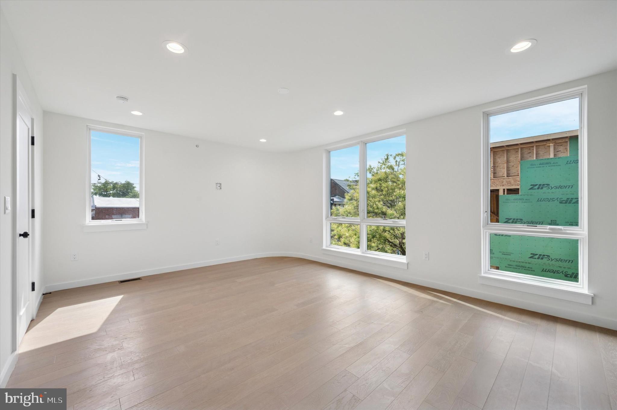 600 N BRENNA WALK