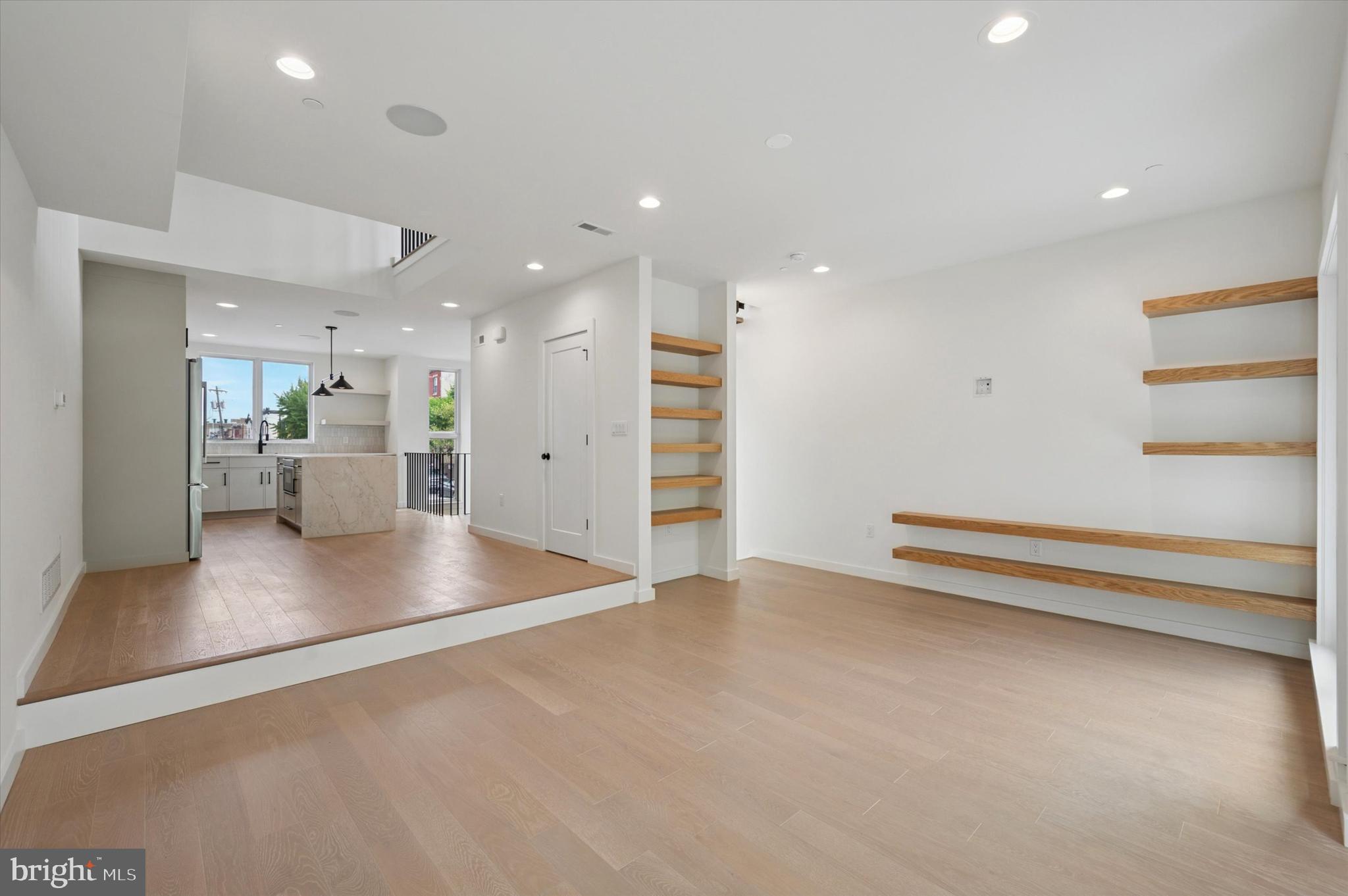 600 N BRENNA WALK