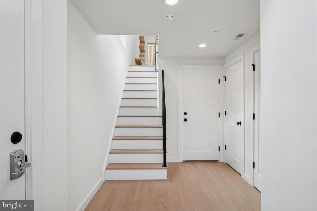 600 N BRENNA WALK