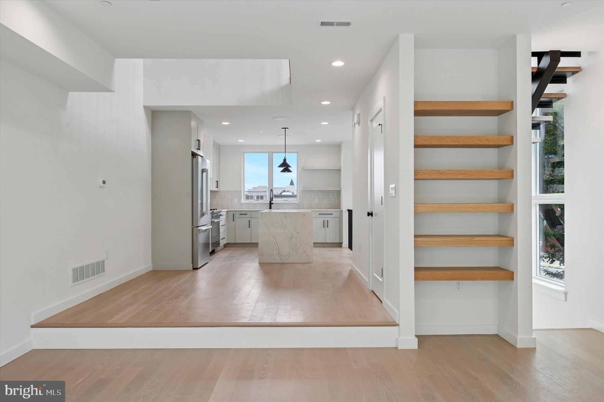 600 N BRENNA WALK