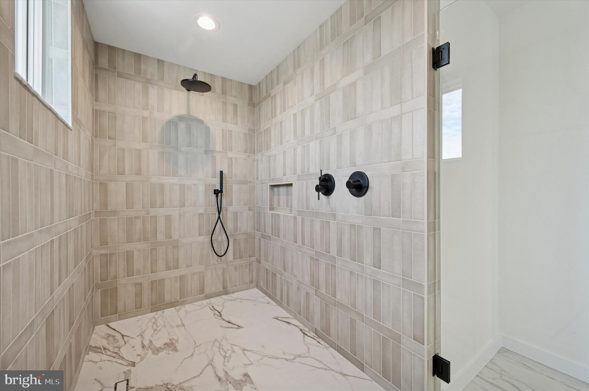 600 N BRENNA WALK