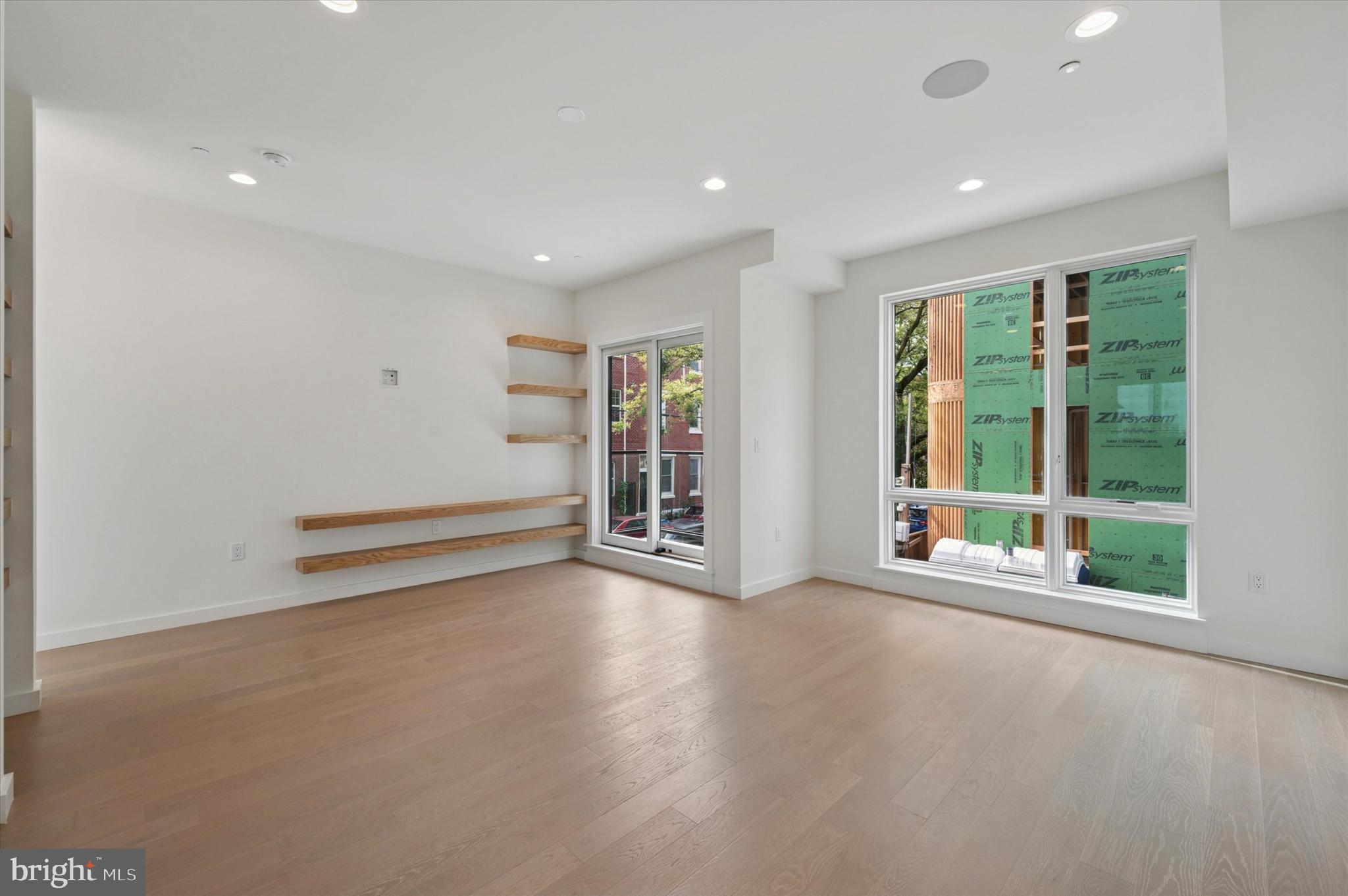 600 N BRENNA WALK