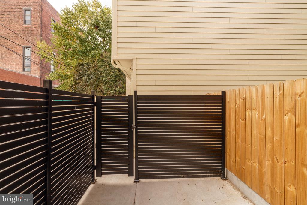 516 S 21ST STREET