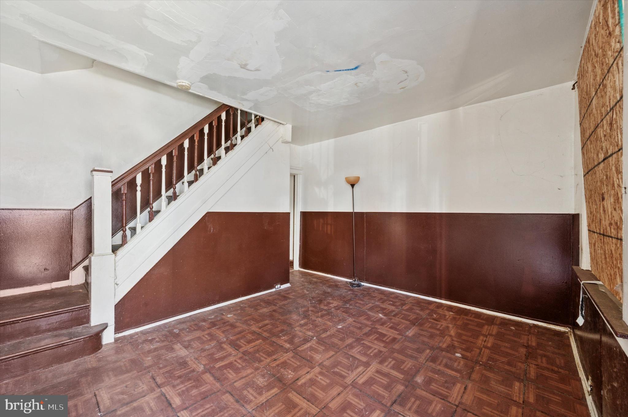 4229 N DARIEN STREET