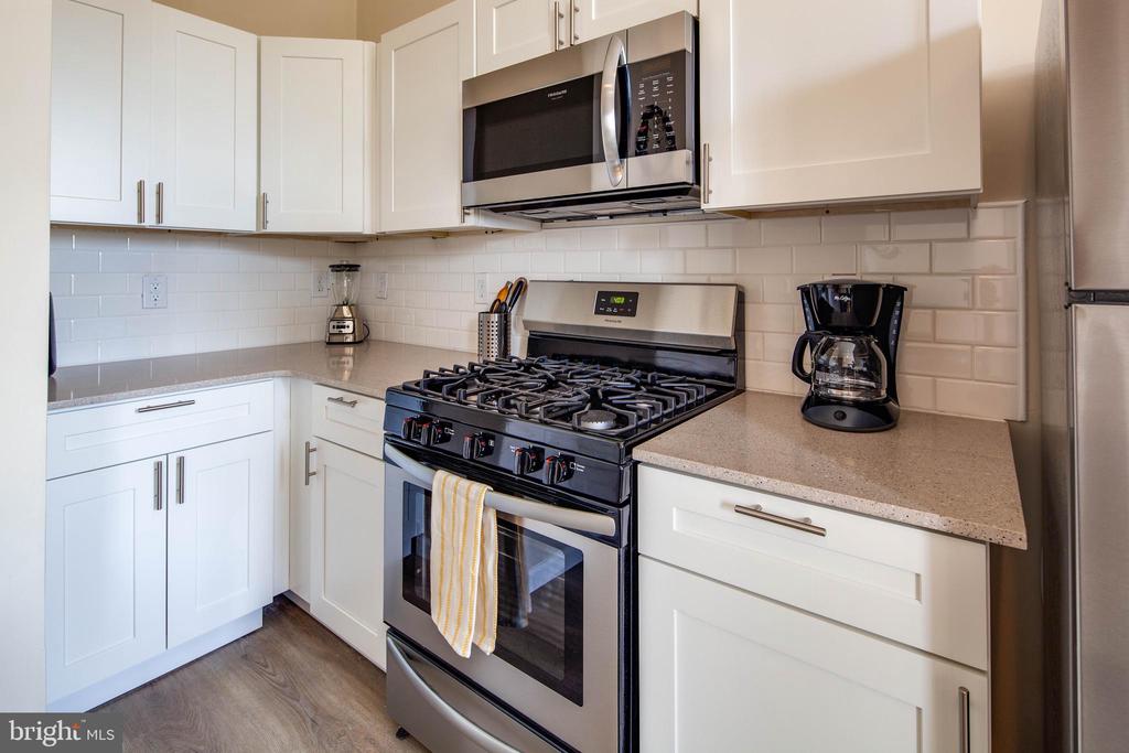 4245 OGDEN STREET Unit: UNIT 2