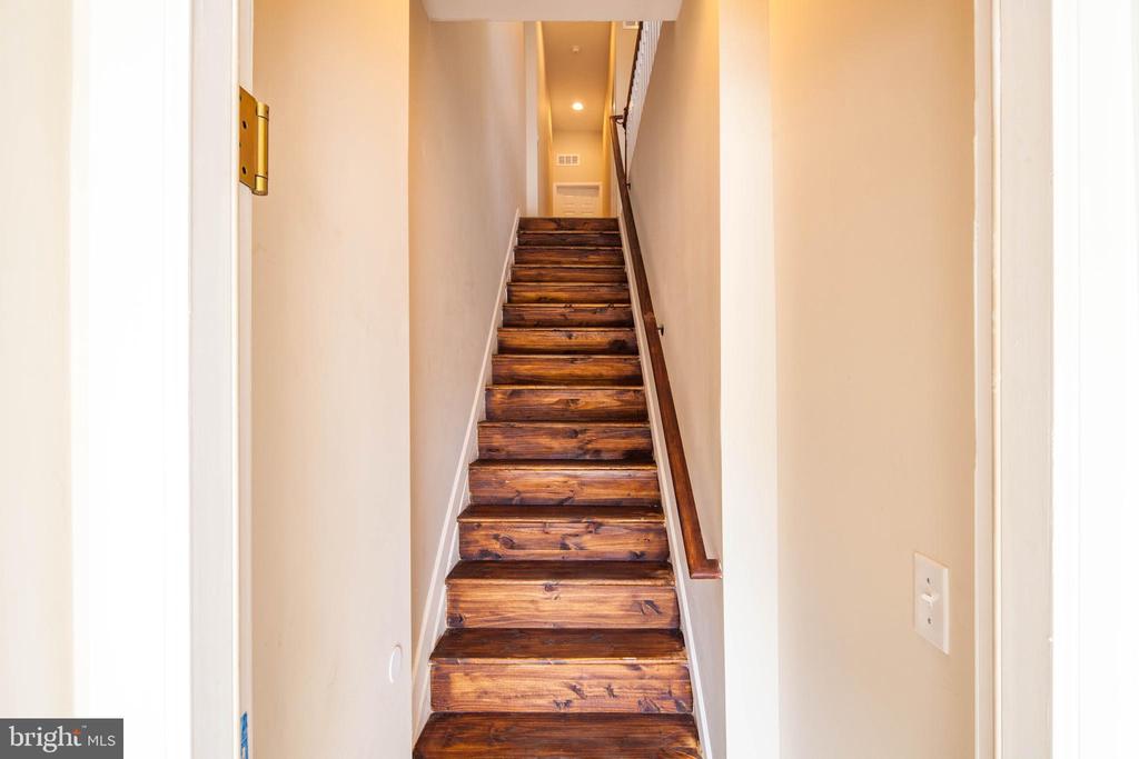 4245 OGDEN STREET Unit: UNIT 2