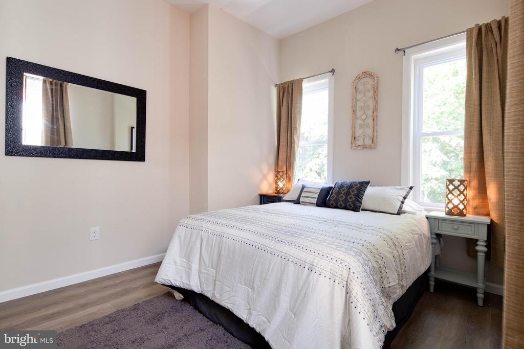 4245 OGDEN STREET Unit: UNIT 2
