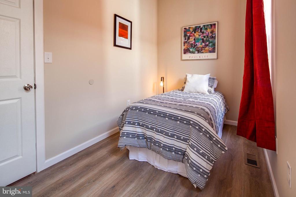 4245 OGDEN STREET Unit: UNIT 2