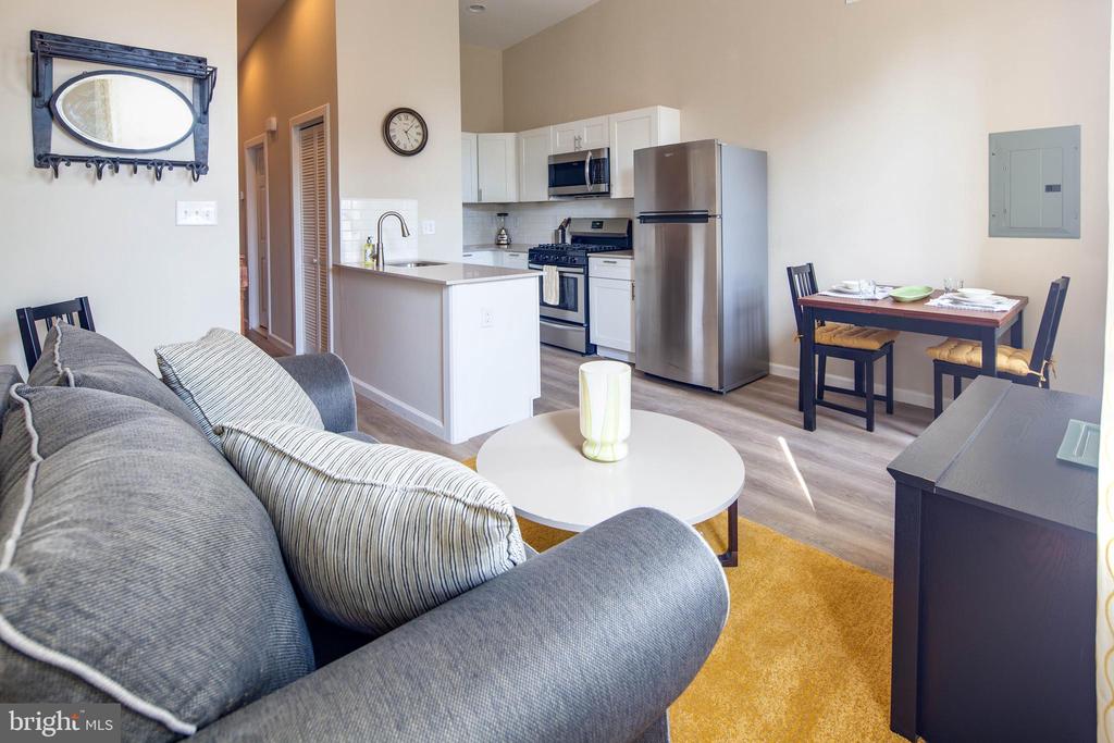 4245 OGDEN STREET Unit: UNIT 2