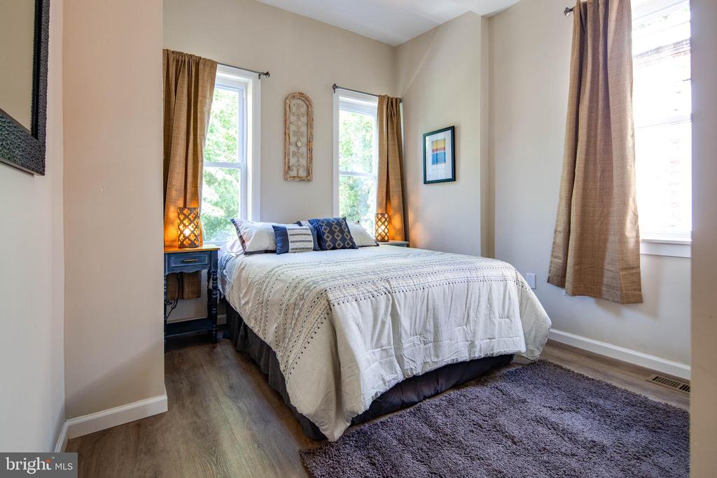 4245 OGDEN STREET Unit: UNIT 2