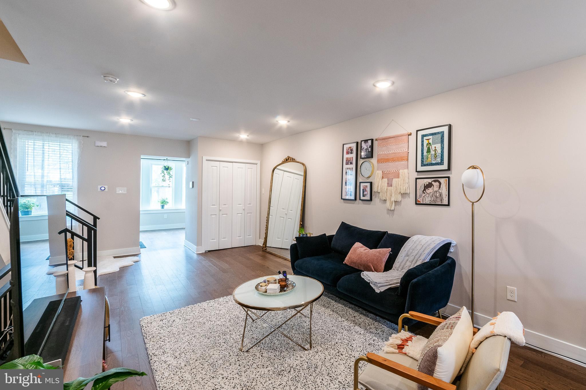 4841 LARCHWOOD AVENUE