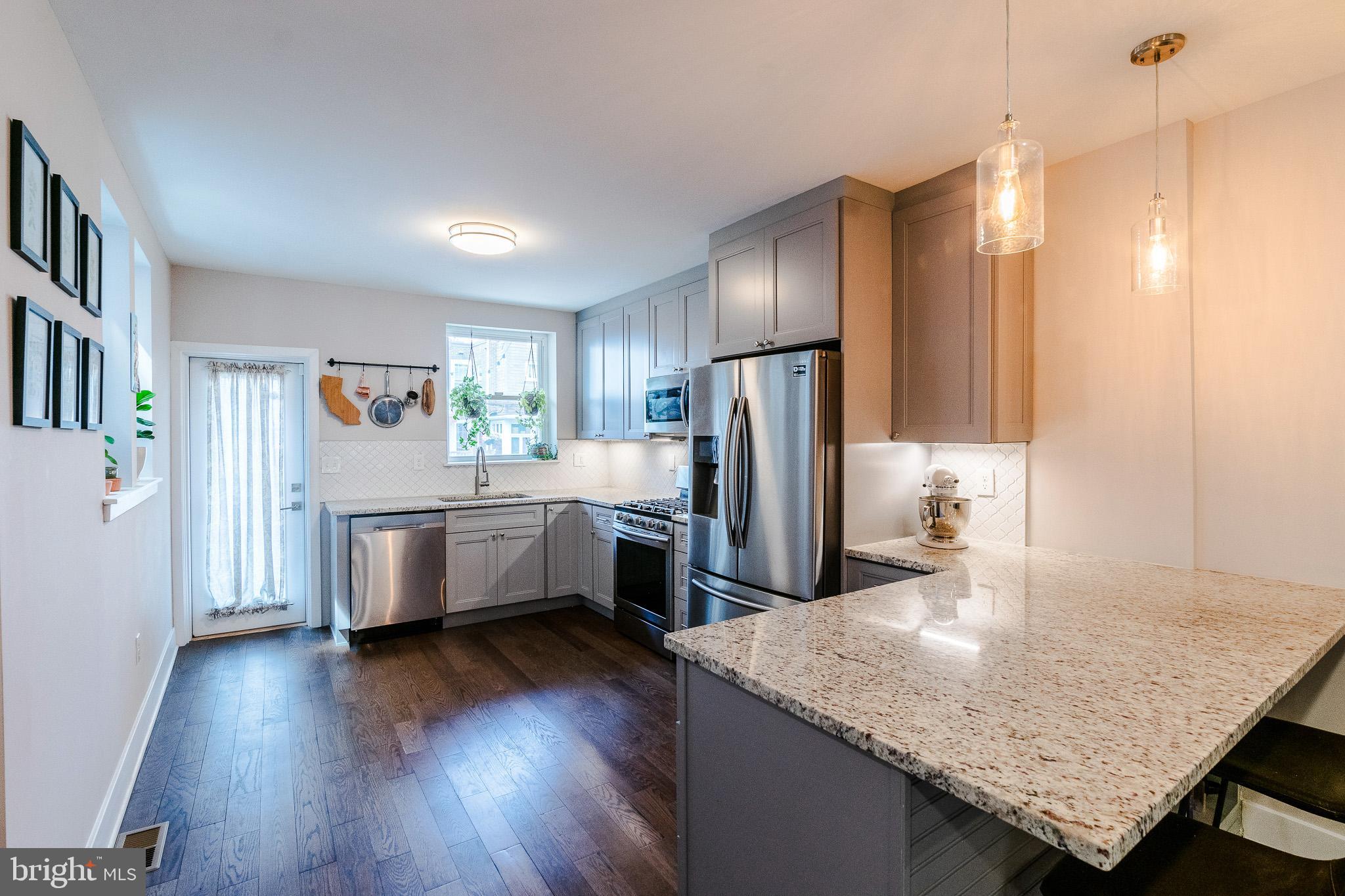 4841 LARCHWOOD AVENUE