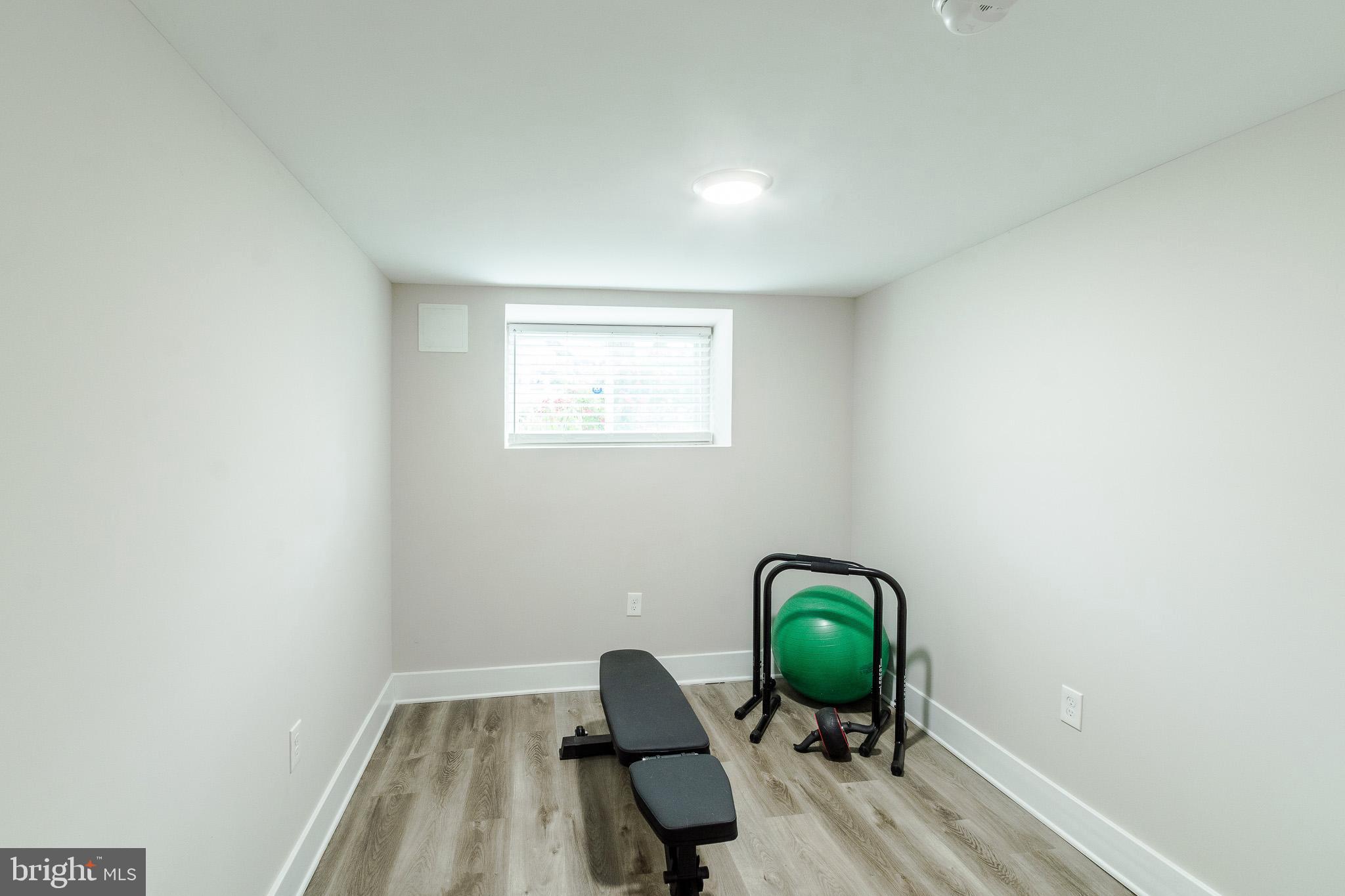 4841 LARCHWOOD AVENUE