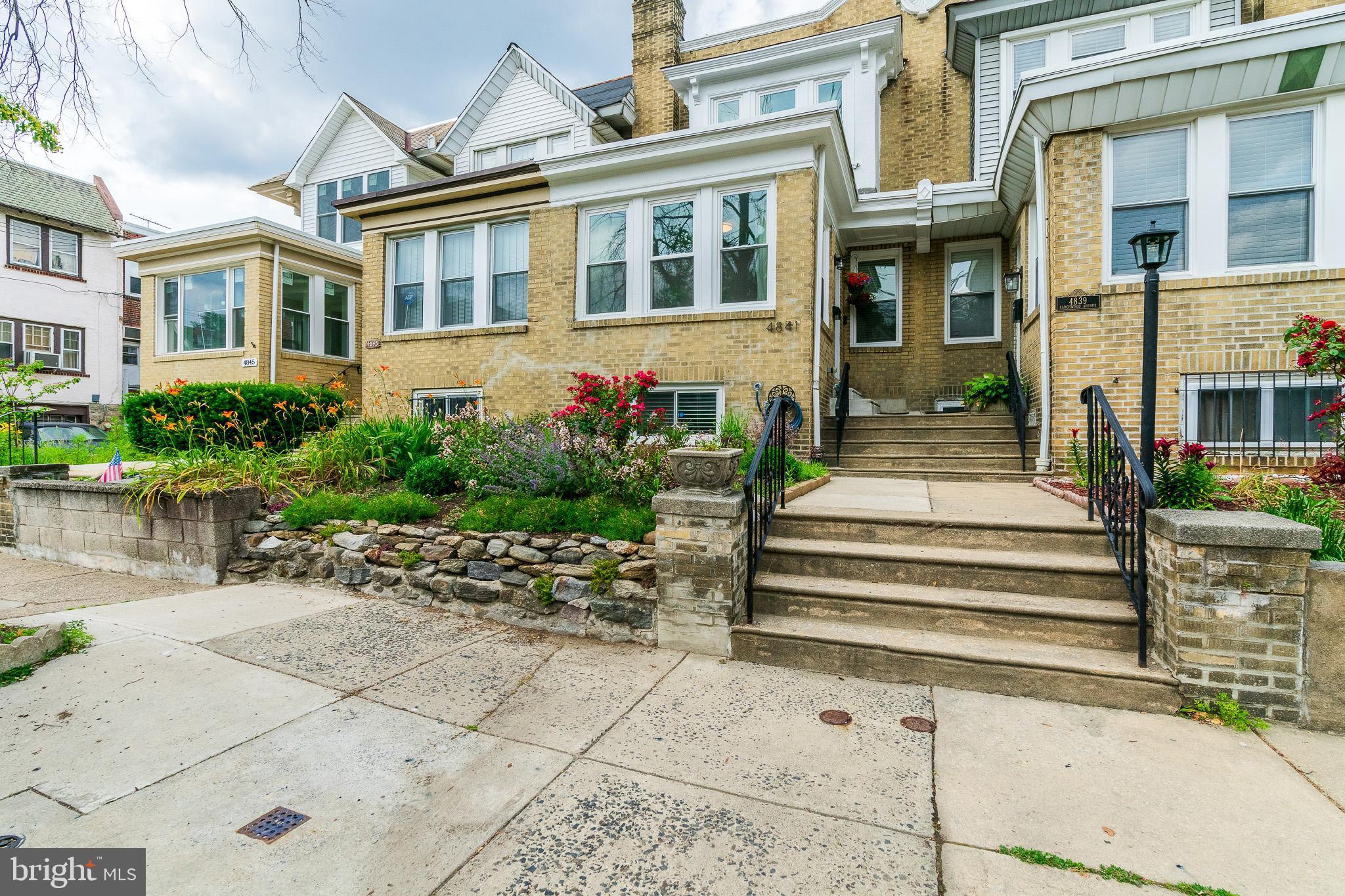 4841 LARCHWOOD AVENUE