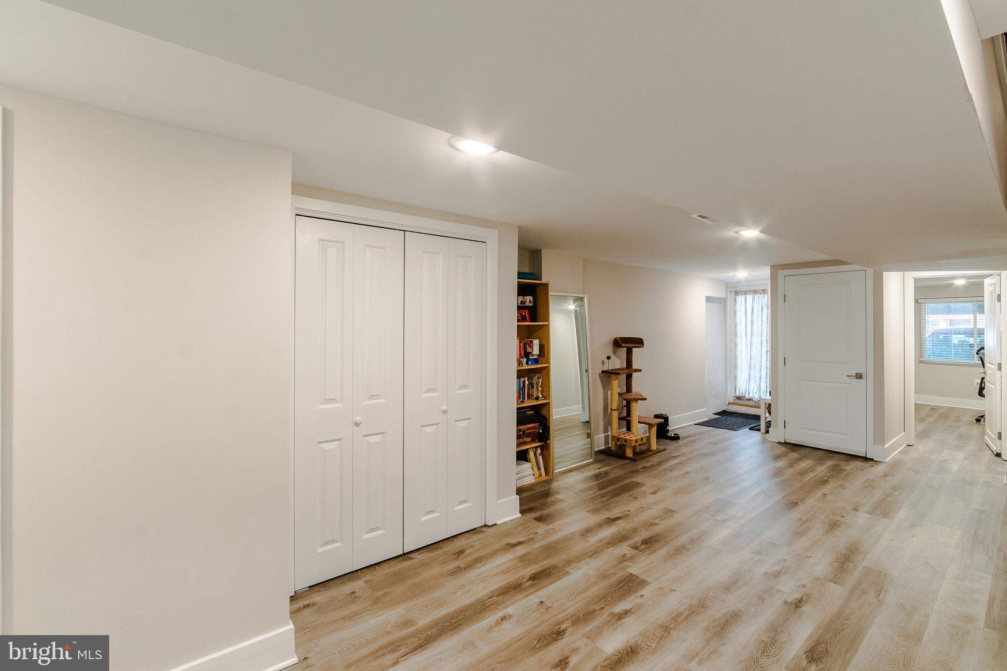 4841 LARCHWOOD AVENUE