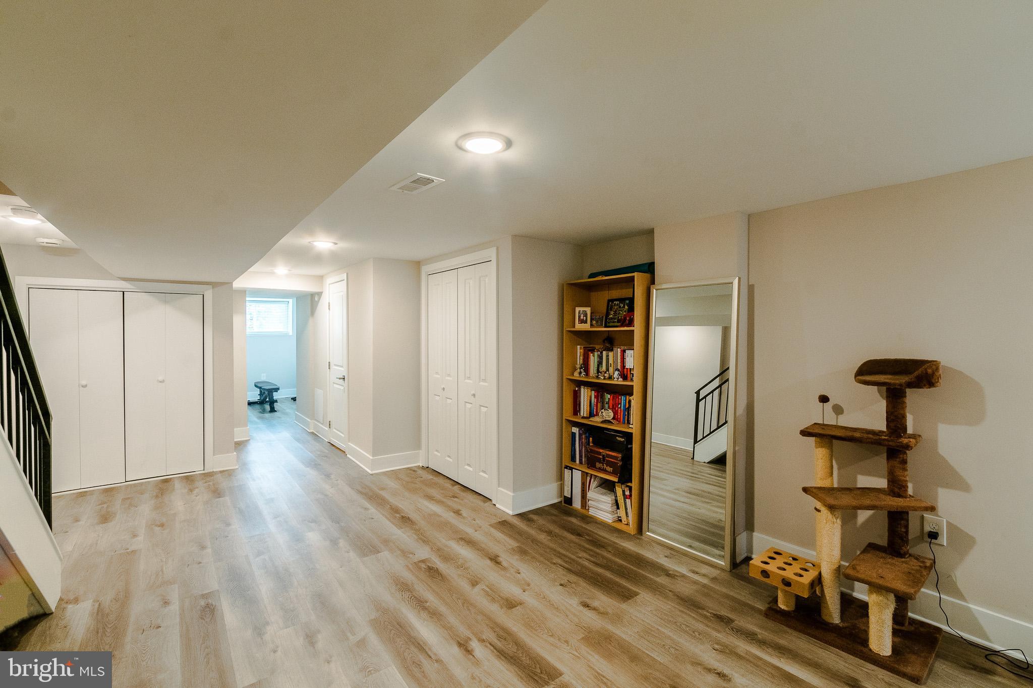 4841 LARCHWOOD AVENUE