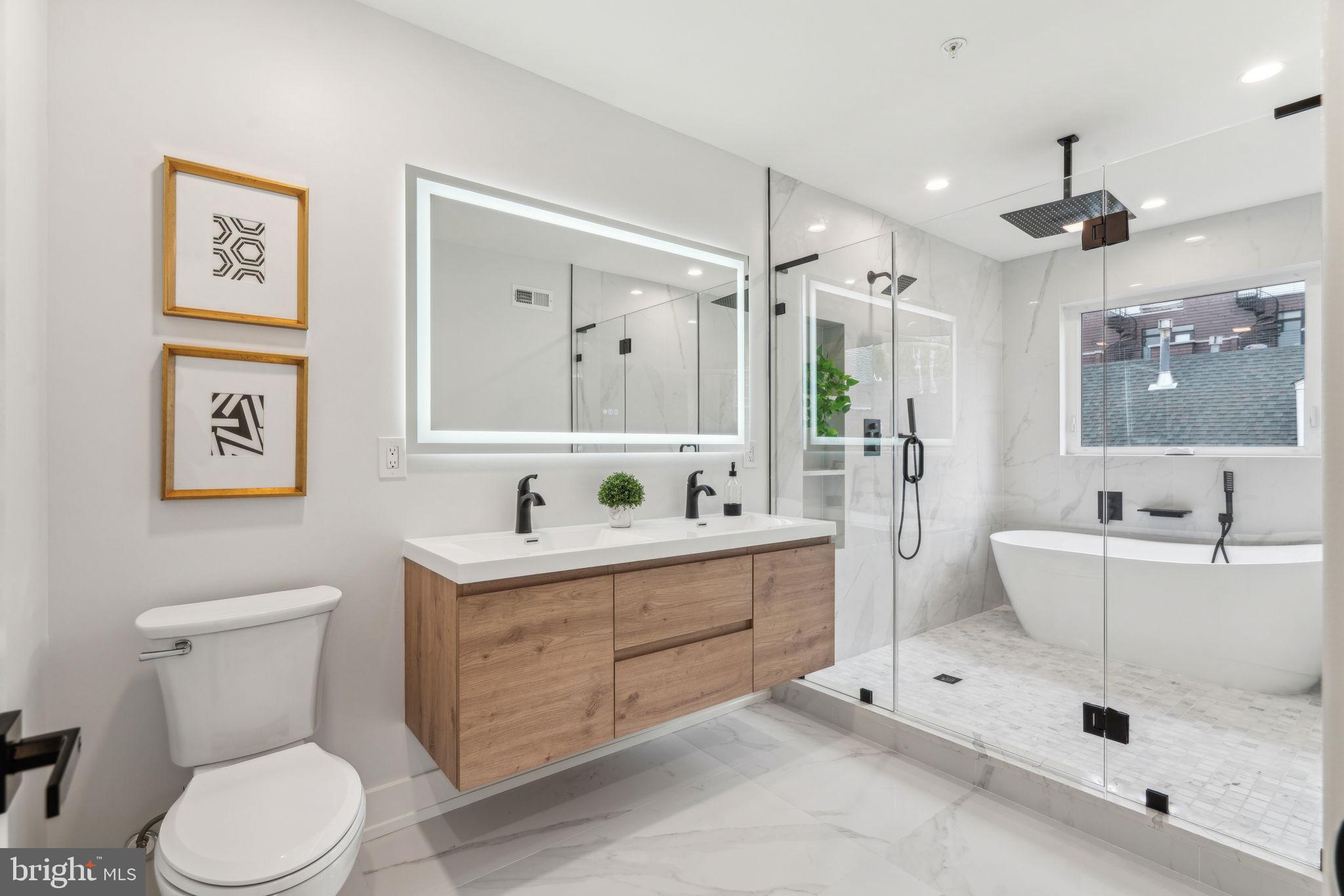 1106 N BODINE STREET