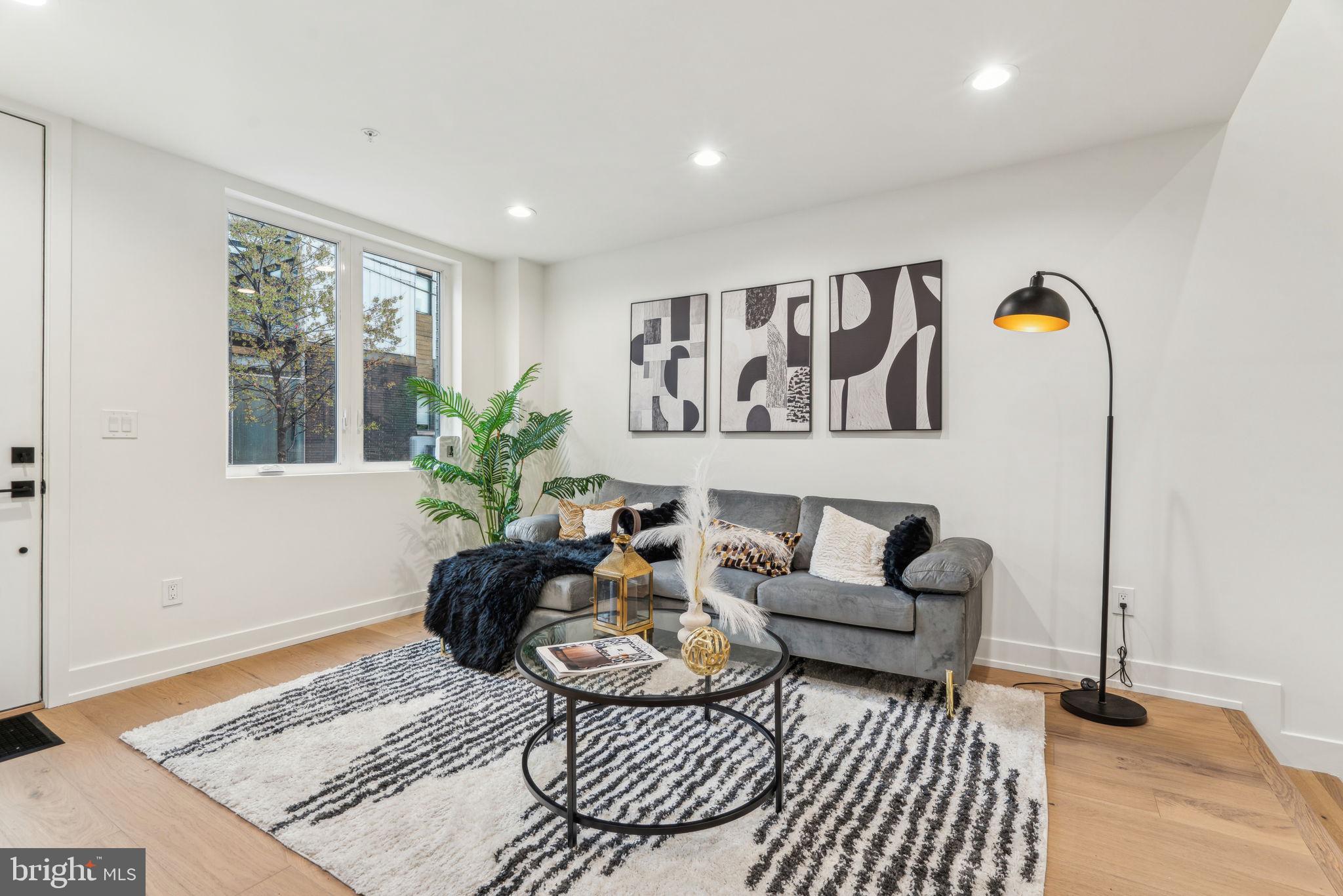 1106 N BODINE STREET