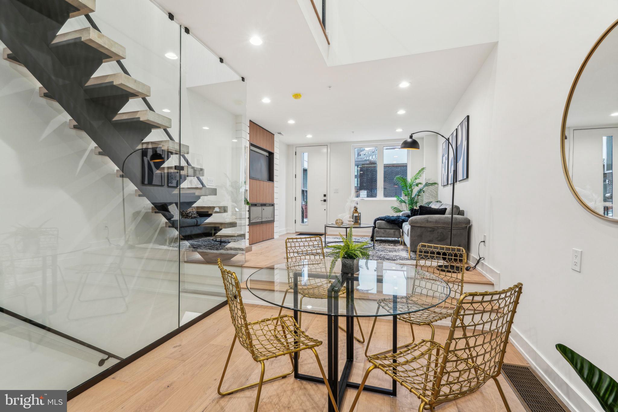 1106 N BODINE STREET