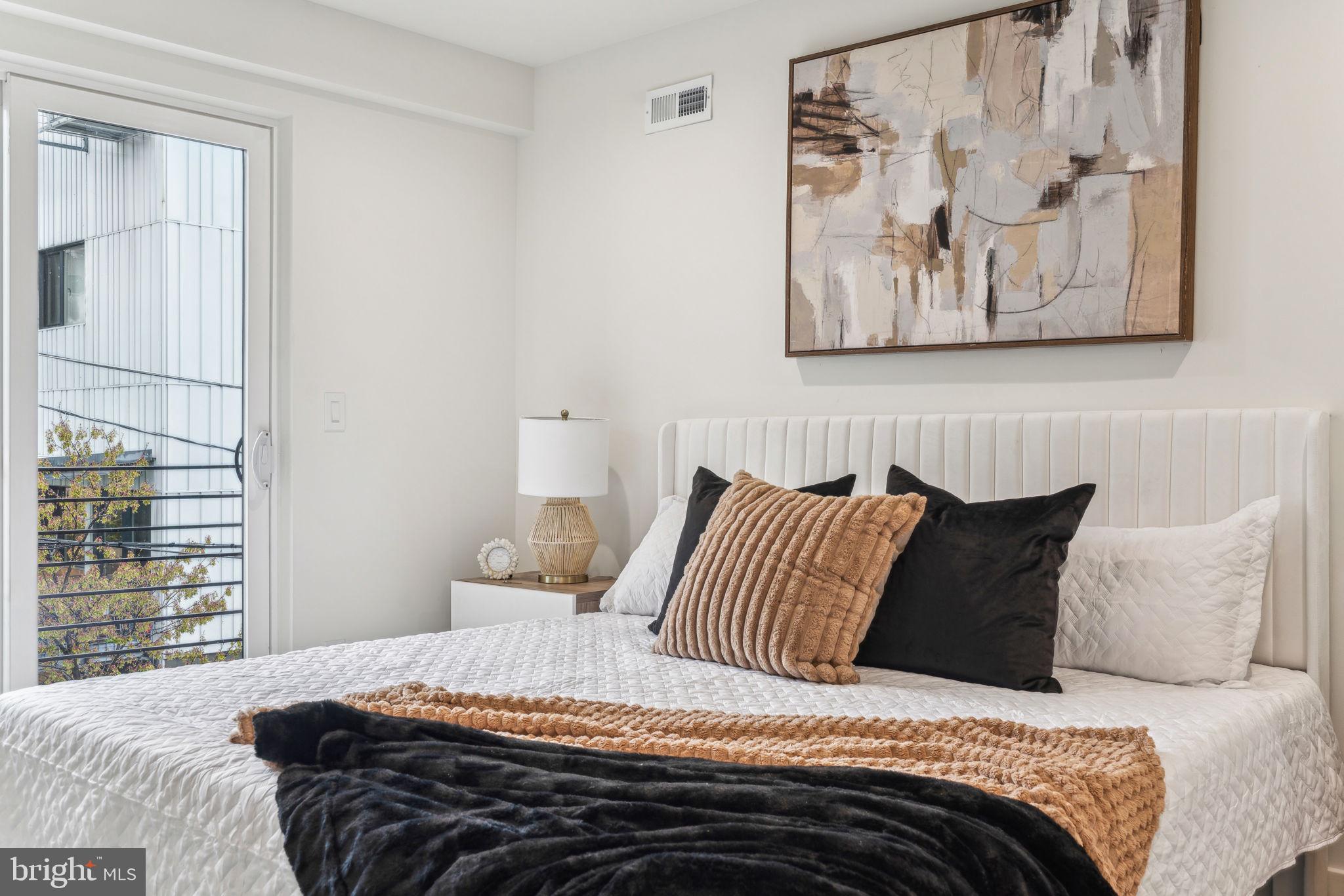 1106 N BODINE STREET