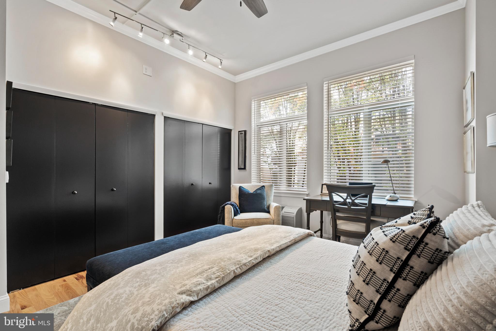 1900 HAMILTON STREET C6