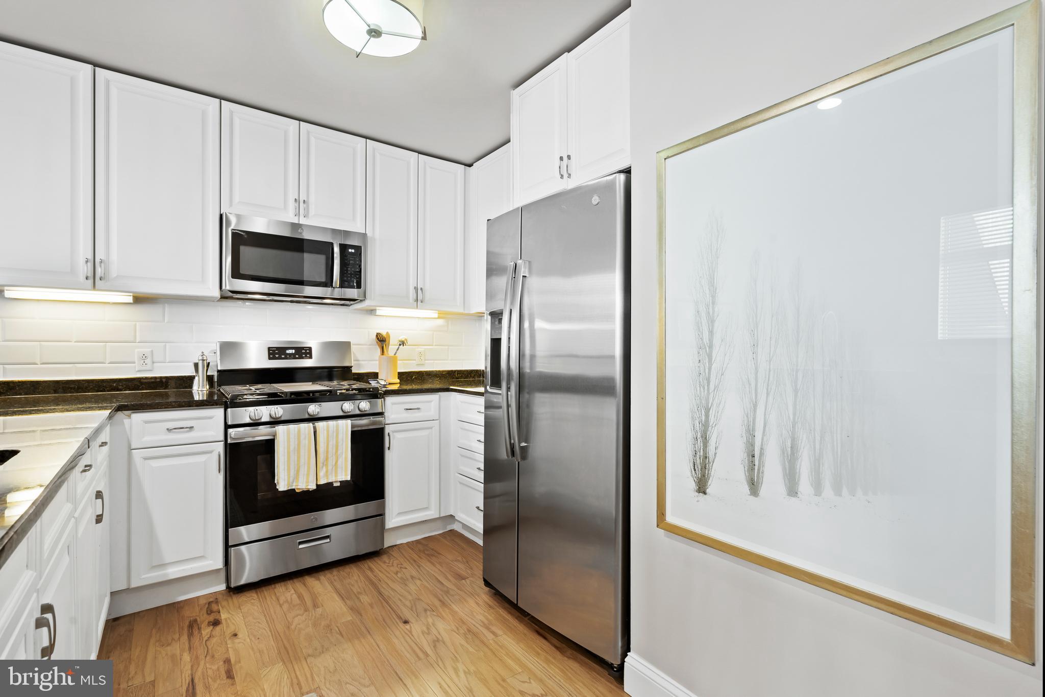 1900 HAMILTON STREET C6